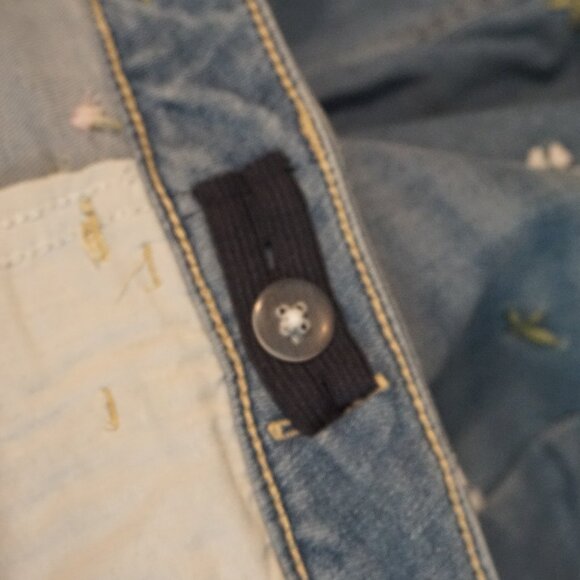 Thereabouts Denim Shorts Light Wash with Embroidered Flowers Stretch Girl’s 12 - Picture 6 of 6